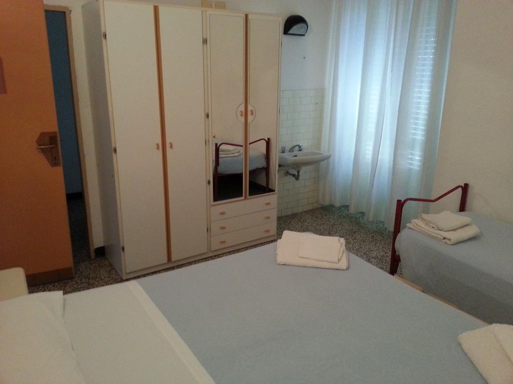 ريتشوني Fiorina Bed&Breakfast - Colazione Fino A Mezzogiorno - Beach Village Gratuito - Aquafan25 Oltremare20 الغرفة الصورة